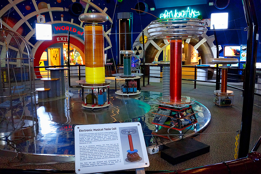 World's Largest Tesla Coil at the Tesla Science Center